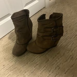 Super cute wedge booties! Worn once !